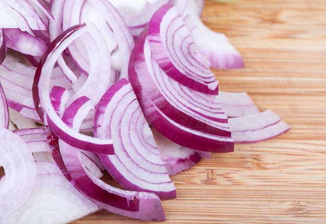 Krmz soan, hafzay gelitiren ve unutkanl nleyen quercetin isimli bileen bakmndan zengindir. Ayn zamanda iyi de bir folik asit kaynadr.