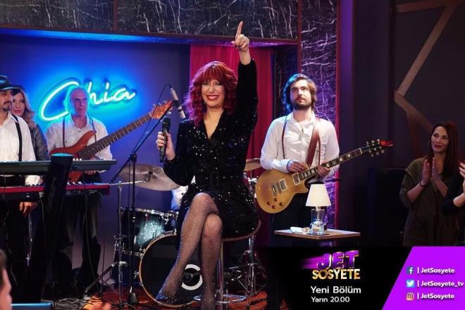 Yeni blm Perembe gn: Yapmcln BKM&#8217;nin stlendii, barollerini alar orumlu, Derya Karada, Cengiz Bozkurt, Glse Birsel, Sarp Apak, Bartu Kkalayan, Hasibe Eren ve Ayenil amlolu&#8217;nun paylat; aramba akamlar ekrana gelen ve bu hafta 22.15&#8217;te yaynlanan yapm, bu haftadan itibaren perembe gnleri eski saatinde izleyiciyle buluacak.