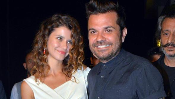 Be yl nce Amerika&#8217;da nikah masasna oturan Kenan Doulu ile Beren Saat&#8217;in evliliin kriz olduu iddia edilmiti.