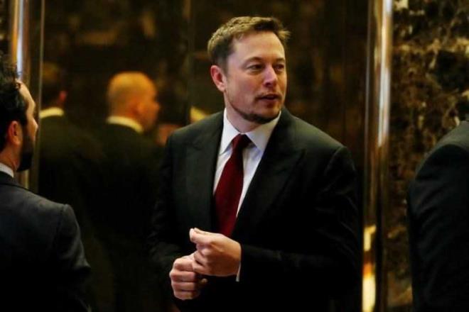 ULATIRMADA DEVRM     Elon Musk, SpaceX?ten sonra 2003 ylnda Tesla?y kurdu. letme elektrikli otomobil retiyor ayrca enerji depolanmas konusunda aratrma yapyor. zellikle geni kitleler iin tasarlanan Model 3 adl elektrikli otomobil u sralar Tesla?nn ban artyor. Tesla bu aracn piyasaya srlmesinde biraz sorun yayor. Ancak buna ramen iletme borsada 70 milyar eurodan ilem gryor.