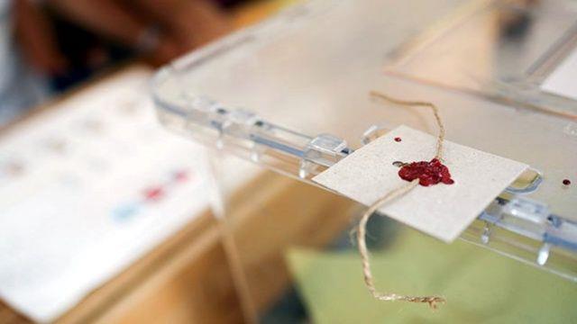 Yerel seime sayl gnler kald. Siyasi partiler seim almalarna byk bir hz verdi. Miting alanlarnda heyecan ve tansiyon yksek&#8230;31 Mart Yerel Seimleri iin btn partiler kazanma hedefiyle sahalara karken bir yandan kamuoyunun nabz da tutuluyor. Hangi illerde hangi parti kazanacak, hangi iller el deitirecek, hangi illerde srprizler bekleniyor. Tm bu sorularn yantlar merak edilirken 3 byk anket irketi Avrasya Aratrma, GENAR ve Gezici&#8217;den herkesi artacak deerlendirmeler geldi.