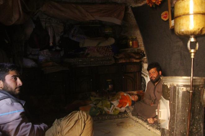 Maarada yaayan ocuklardan 7 yandaki Rene Hadari de "Annem bombardman nedeniyle darya kmama izin vermiyor. Arkadalarm ok uzak mesafede. Maara iinde bir kuzenim var. Sadece onunla oynuyorum." ifadelerini kulland.