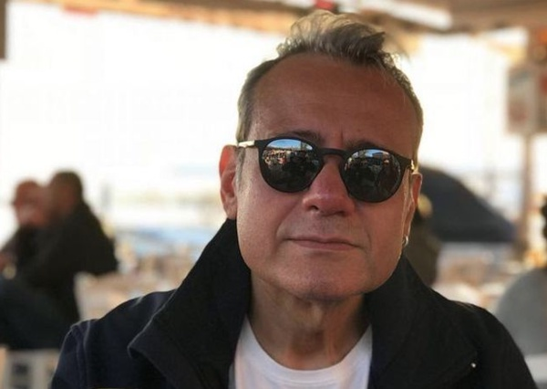 Engin Alkan, 1965 ylnda stanbul'da dnyaya gelmitir. Eitimini stanbul Belediye Konservatuar Tiyatro Blm ve stanbul niversitesi Devlet Konservatuar Tiyatro Blm'nde tamamlayan Alkan, 1996 ylndan balayarak eitli oyunculuk okullarnda eitmenlik ve tiyatro blm bakanlklar yapmtr.