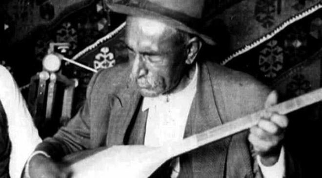 iir kitaplar     Veysel'in ilk iir kitab "Deyiler", 1944 ylnda yaymlad. "Sazmdan Sesler" ve "Dostlar Beni Hatrlasn" adl iir kitaplar bulunan ozann lmnden sonra ise 1984 ylnda "Btn iirleri" adl eseri tekrar yaymland.