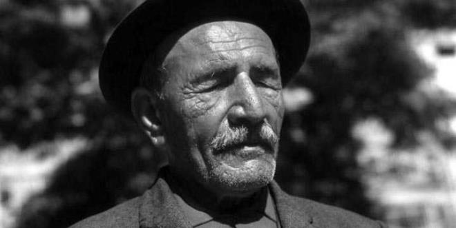 Ak geleneinin son byk temsilcilerinden olan nl halk ozan, 1971 ylnda Nevehir'in Hacbekta ilesinde son konserini verdi.