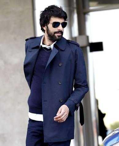 nl oyuncu, konuulanlara gre de yaklak 550 bin lira deerindeki arac babasnn zerine yapt.