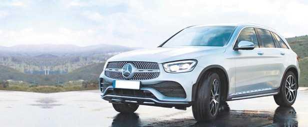 Oyuncu, bu jestiyle ailesinin ayan yerden kesti. Trkiye snrlarn aan hretine ramen mtevaz tavrlaryla gnlleri fetheden Engin Akyrek, ailesi iin yapt jestle bir kez daha takdir toplad.