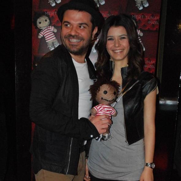 Beren Saat ile Kenan Doulu'nun evliliindeki sorunlar Saat'in doum gnnde yapt paylamla ortaya kmt.