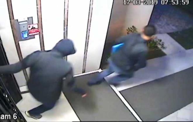 H�rs�zl�k B�ro Amirli�i taraf�ndan olayla ilgili ba�lat�lan soru�turmada polis g�venlik kamera g�r�nt�lerini incelerken, ayn� e�kaldeki ki�ilerin �sk�dar, Maltepe ve �i�li'de de h�rs�zl�k yapt�klar�n� tespit etti.