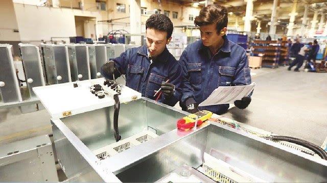 i Eitim Bakanl (MEB), son aylarda mesleki ve teknik eitimin glendirilmesi iin turizmden savunma sanayiine eitli alanlarda ok sayda i birliini ve projeyi arka arkaya uygulamaya soktu.