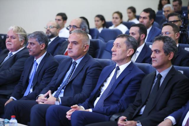 Dolaysyla mays ay itibariyle mesleki ve teknik eitim verdiimiz 53 alann tamamnda sektrle i birliklerimizi kurmu olacaz? diye konutu.