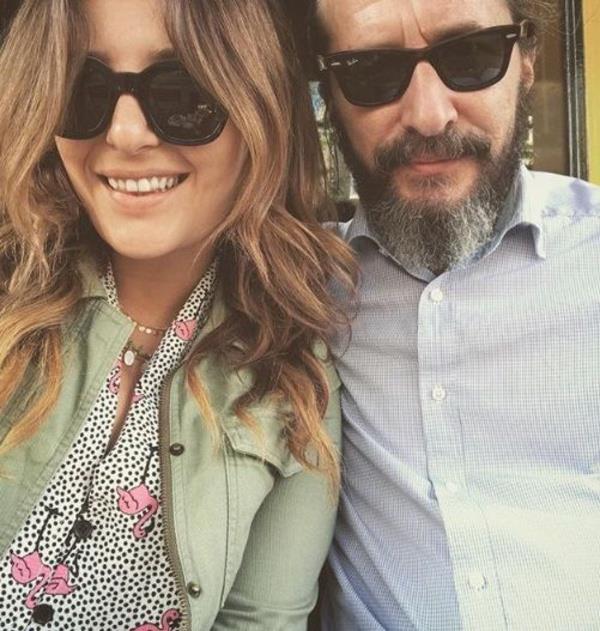 Son olarak ahsiyet dizisiyle izleyici karsna kan nl oyuncu ebnem Bozoklu, Austos 2017'den beri birliktelik yaad gazeteci-yazar Kanat Atkaya ile evlendi. Instagram hesabndan Atkaya ile bir fotorafn paylaan Bozoklu, evlilik haberini u szlerle takipilerine duyurdu;