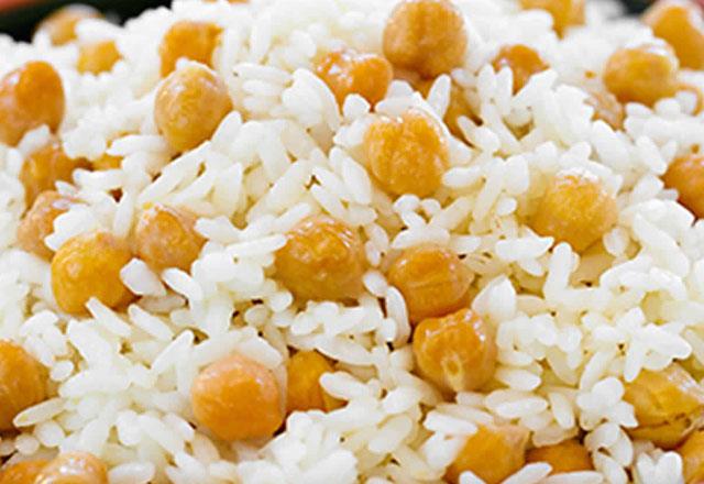 Pirin<br>    Pilav neredeyse ekmekle ayndr. Ve beslenme asndan beyaz pilav, en salkszdr. Kilo almna neden olabilecek ok miktarda basit karbonhidrat ierir.