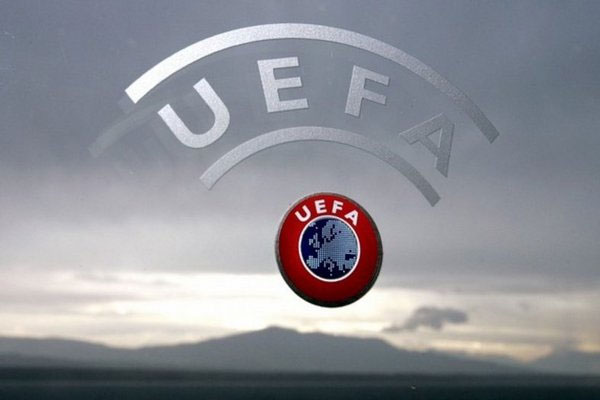UEFA Avrupa Ligi'nde sezon Chelsea'nin �ampiyonlu�u ile sona ererken, UEFA da sezona damga vuran isimlerden olu�an listelerini haz�rlad�. Avrupa Ligi'nde forma giyen sekiz futbolcudan olu�an "Y�kselen Y�ld�zlar" listesinde Fenerbah�eli bir y�ld�z da yer ald�.