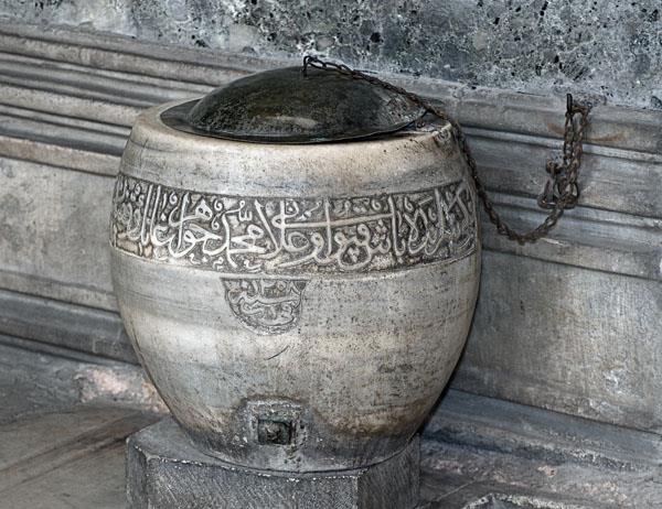 Kuds'n ngiliz igaline uradnda mttefiklerimiz Almanlar bile sevin naralar atar!    stanbul'un igali zerine de ruhaniler ayaklanr "Constantinopolis"i kurtardklar iin igalcileri kutlar, kutsarlar.