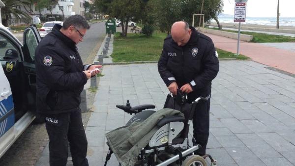 SAMSUN'un Atakum ilesi Halk skelesi'nde meydana gelen olayda; Yunus ., bedensel engelli ikiz kardei Murat .'den haber alamaynca polise bavurdu. Bu srada Murat ., kardeini arayarak canna kyacan syledi. Yunus . de Halk skelesi'nde olduunu rendii kardei Murat .'nn yanna gitti.