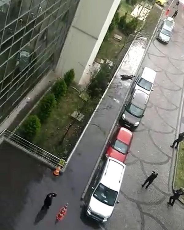 Bu anlar ise vatandalar cep telefon kamerasyla saniye saniye grntledi.