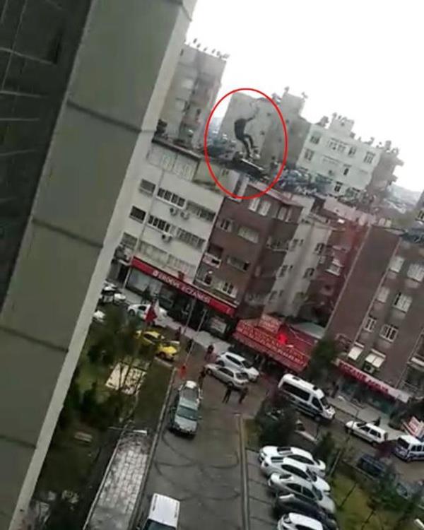 Polis olay yerine gelip Can-Kur ekiplerine haber verdi.