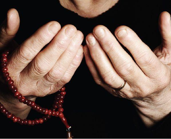 Mira� Kandili namaz� 12 rekat olarak k�l�n�r. Mira� gecesi namaz�n�n k�l�n��� 2 rekatta bir selam verilerek olur.