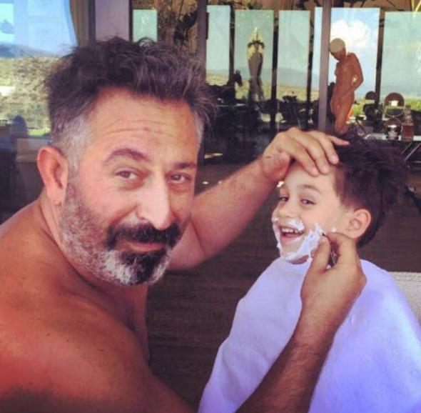 Daha mont almadm<br>  Ben daha zerime bir klk mont almadan bir baktm bizim olan oynad oyun karakterine kredi kartmdan 6 bin liralk alveri yapm. Aldm karma konutum: &#8220;Olum baban Acun Ilcal deil, harcamalarna dikkat!&#8221;