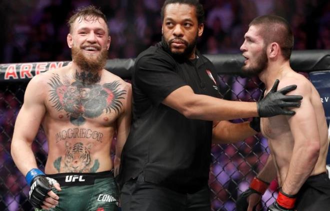 Khabib Nurmagomedov ile Connor McGregor arasndaki dv bitse de sz dellosu bitmiyor. Profesyonel dv braktn aklayan McGregor, son olarak bel alt vurdu.  <br>te haberin detaylar...