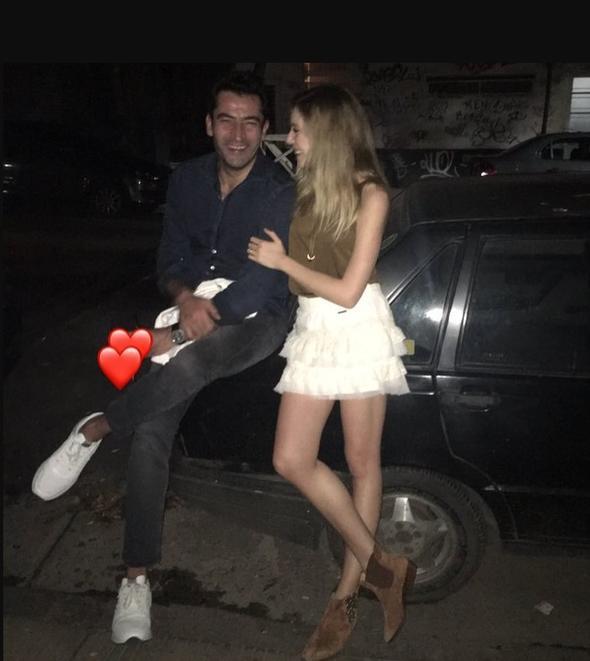 - Kenan, zaten ok baarl bir aktr. Onunla oynamak isterim ama uan iin yle bir ey yok.