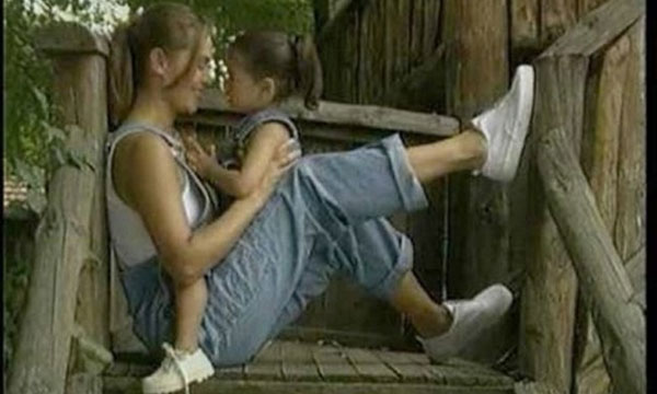 H�lya Av�ar - Sensiz Kald�m