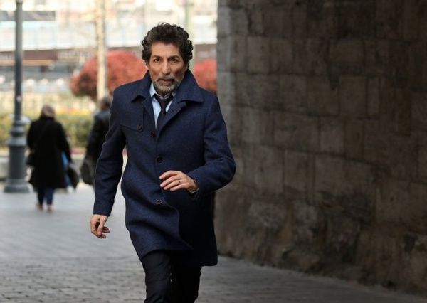 Dizide usta oyuncu Mustafa Uurlu'nun canlandrd Selim karakteri, Cansz'n kz Cemre'yi ldrmekle tehdit etmesi nedeniyle kendi canna kyd. arpma'daki Selim'in lm sahnesi dizinin hayranlarn oke etti. Selim rolndeki Mustafa Uurlu da arpma'ya 17. blmde veda etmi oldu.