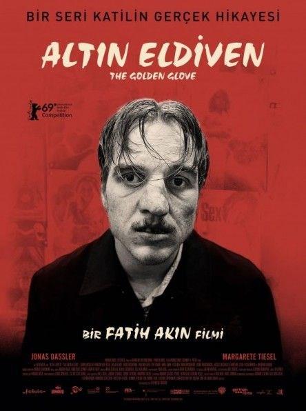 Altn Eldiven / The Golden Glove  <br>  Fatih Akn'n Heinz Strunk'n ilk kez 2016 ylnda yaymlanan ayn adl kitabndan uyarlad Der Goldene Handschuh, 1970'li yllarda Hamburg'da drt kadn ldren ve ldrecei kiileri Zum Goldenen Handschuh adl bardaki kiiler arasndan seen seri katil Fritz Honka'nn hikyesine odaklanyor. 1970&#8217;ler Almanya&#8217;snn arpc bir portresini sunan film, 2019 Berlin Film Festivali&#8217;nde Altn Ay iin yart. Barol stlenen 1996 doumlu Alman oyuncu Jonas Dassler, kapsaml bir makyajla 40&#8217;l yalarnn ortasnda olan Fritz Honka&#8217;ya tpatp benzer hale getirildi.