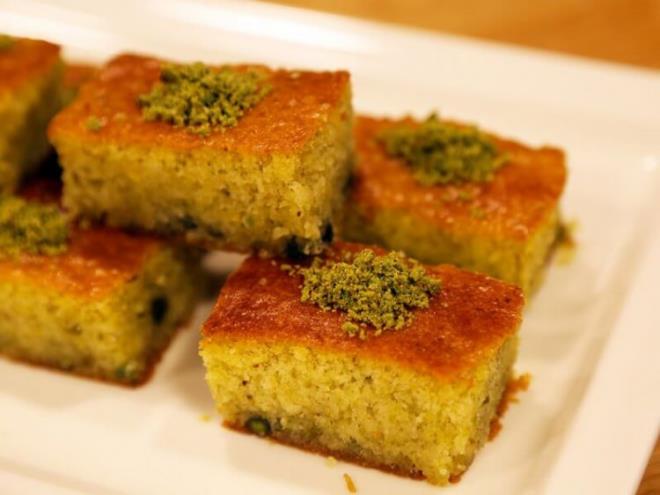 REVAN    Biraz fazla kalorili olan 1 tabak revaninin yaklak kcal deeri: 697