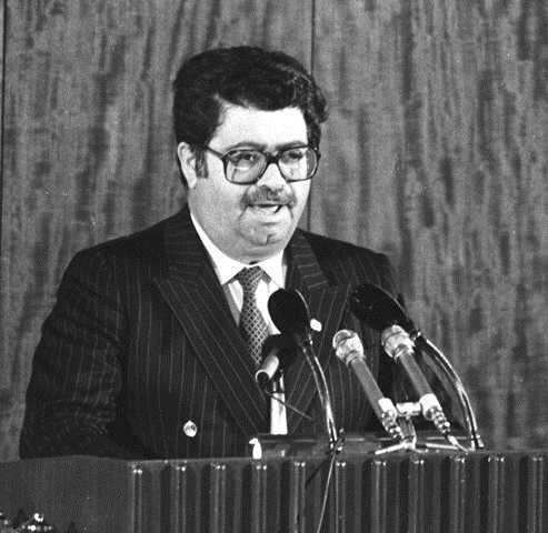 24 Kasm 1983'de ANAP stanbul Milletvekili zal, yemin etti.