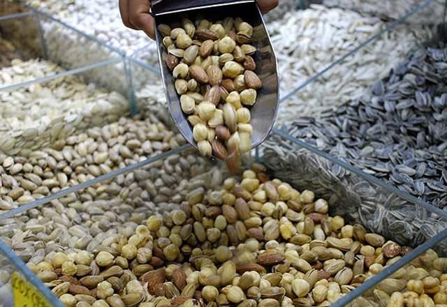 Gnde 30 gram kadar kabuklu yemi ile yulaf, msr, kabuklu pirin, avdar ve akdar gibi tam tahl rnlerinin protein ve mineral bakmndan zengin olduu kadar bunamaya kar da yararl olduuna inanlyor.