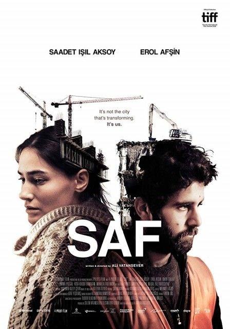 Saf  <br>  Ali Vatansever&#8217;in ikinci uzun metrajl filmi Saf dnya prmiyerini Toronto Film Festivali&#8217;nin keif blmnde yapt. Film, ii cinayetleri, mlteci sorunu gibi gncel konularn tesinde insann toprakla ilikisini, mekann dnmyle birlikte dnmn, her eye ramen iyi kalmaya alan insann en saf hallerini masaya yatryor. Fikitepede'de bir gecekonduda yaayan gen bir iftin kentesel dnm sylentilerinin akabinde deien hayatlarn konu edinen filmde barol Saadet Ik Aksoy ve Erol Afin paylayor.