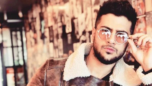 1 milyon beeni ve binlerce yorum alan fotorafa birok eletiri geldi. "Prim yapma" diyenlere Youtuber daha fazla sessiz kalamad.