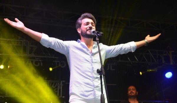 nl arkc, son olarak sosyal medyada tant kadn takside darp ettii iddialaryla gndeme gelmiti.