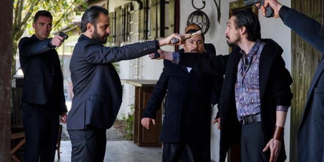 Ay Yapm imzal ukur dizisinin Mays aynn sonunda final yapacana ynelik iddialar vard. Ancak diziye yeni karakterler katlyor ve 3. sezon iin de hazrlk yapld bilgisi gelmekte.  <br>  Dizi ilk sezonundan sonra da byk bir deiim geirmi ve 2. sezonunda bir hayli baarl olmutu.  <br>  ukur dizisi iin final iddialar ortaya atlsa da 3. sezona doru gitmesi daha mantkl grnmekte.