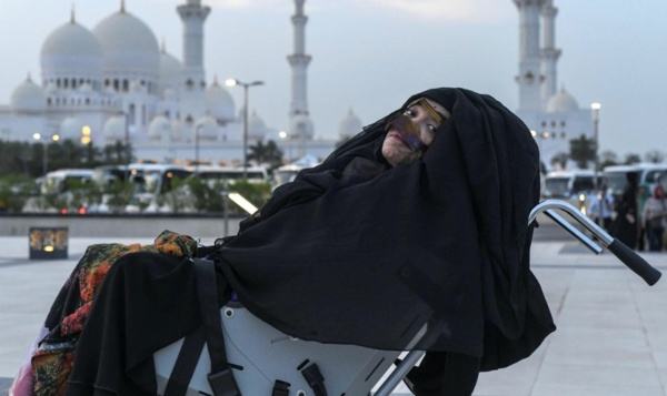 Munira'nn olu Omar ise, yllar sonra annesi ile iletiime gemesini u ekilde anlatt:  "Birinin ismimi sylediini duydum ve uyandm. smimi syleyen kii annemdi. Evet, annem. Mutluluktan havalara utum. Yllardr bu ann hayalini kuruyordum.