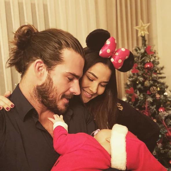 Bir bebee, melek gibi olan savunmasz bir varla kimse bunlar syleyemez. Evet, bunun kanuni bir taraf olabilir ama daha da nemlisi Allah katnda bunun hesabn vereceini dnmeli. Ben o kiileri dava etmeyeceim, sadece Allah&#8217;a havale ediyorum.