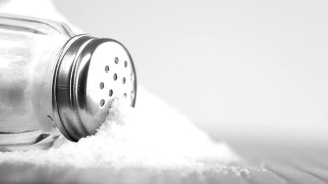 5. TUZA VEDA EDN<br>  Ramazan aynda ve ve ncesinde tuz tketiminden uzak durmanz gerekiyor. Turu, fstk ve tuzlu kraker gibi besinlerden uzak durmak en dorusu olacaktr. Zeytin ve peynir tketiminde de tuz orannda ll olmanz gerekiyor.