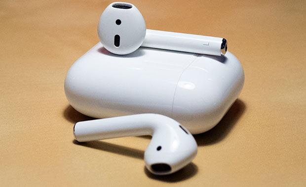 irket, imdi de AirPods 3 iin almalara balad.AirPods 3'n en dikkat eken zellii ise grlt nleme teknolojisi olacak.AirPods kullanan kullanclarn en ok ikayet ettii dardaki grltnn konumaya yansmas sorununu nlemek iin AirPods 3'te zel bir teknoloji kullanlacak.AirPods 3 ile kullanclar, grlt sorunundan kurtulmu olacak.