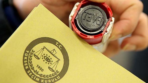 10- stanbul Bykehir Belediye Bakanln kim yrtecek?<br>  Belediye Kanununa gre, bykehirlerde belediye bakan mazbatas iptal olduunda, seim yaplncaya kadar belediye bakanlna ileri Bakan tarafndan grevlendirme yaplmas gerekiyordu. ileri Bakanlndan, stanbul Valisi Ali Yerlikaya'nn stanbul Bykehir Belediye Bakan Vekili olarak grevlendirildii bildirildi.