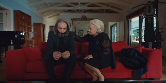 stanbullu Gelin dizisi Mays aynn son gn yani 31 Mays&#8217;ta ekrana gelecek olan final blmyle izleyicilerine veda edecek.  <br>  Dizide Frat Tan&#8217;n canlandrd Adem karakterinin dnm izleyicileri finale doru ok mutlu etmekte.  <br>  Adem&#8217;in nceleri aileden birisi olamama halleri geti. Esma Sultan bile bu noktada hata yaptn kabul etti. Adem ise Boranlar arasna yeniden girerek en ok da ekran bandaki dizi hayranlarn mutlu etti.  <br>  Adem&#8217;in iyilemesi izleyiciler iin ok olumlu bir tabloyu beraberinde getirdi. Finale doru Adem&#8217;i iyi ekilde hatrlamak iin ok fazla sebep var.<br>  Dilara ve Adem&#8217;in iyi anlamaya balamas da son dnemin dikkat eken detay oldu.