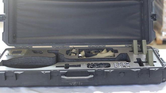 DNYANIN EN HAFF 'OZAN' TEST EDLD  <br>Yzde 100 yerli retim olan OZAN, 1.5 kilodan hafif ve Mehmetik'in ihtiyalar dikkate alnarak tasarland  'OZAN' inceleyen Demir, Twitter hesabndan, "TBTAK BLGEM tarafndan tamamen yerli tasarmla gelitirilen dnyann en hafif mayn dedektr 'OZAN&#8217;n denemesini yaptk. Gvenlik birimlerimizin uzun intikallerinde tama kolayl salayan sistemle yanl alarm oran en aza indirgeniyor" aklamasnda bulundu.