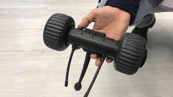 Yaplan aklamaya gre, TRobot adndaki bu ara, operasyon kameras olarak kullanlacak.    HayZek Savunma Mdr Nazmi Trke, aracn maara ya da kapal alanlarda bomba, silah, tuzaklama olup olmadnn tespitinde kullanlabildiini belirtti. Bu sayede gvenlik gleri tehlike arz eden blgelere girmeden durumu kontrol edebilecek.