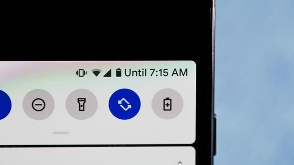 Telefonunuzun fi�i �ekildi�inde, bataryan�z�n ne kadar s�re dayanaca��na dair bir tahmin g�r�nt�lemek i�in durum �ubu�undan a�a�� kayd�r�n.