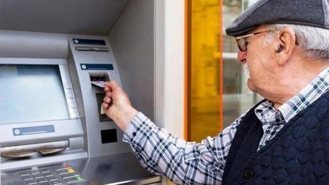  kazas ve meslek hastal dolaysyla srekli i gremezlik geliri alanlara, gelir balanmasna esas olan srekli i gremezlik derecesi orannda bayram ikramiyesi deniyor. Meslekte kazanma gc kayp oran yzde 25 olanlara 250 lira, yzde 45 olanlara 450 lira ikramiye denecek.