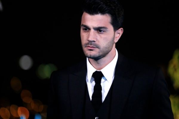 Peki Leke son blm ne olmutu?: 7 Mays 2019 Sal gn yaynlanan Leke'nin 4. Blmnde Yasemin byk bir tuzaa drlyor! irin, dvlm bir ekilde Yasemin'in kapsn alyor. Yasemin ise irin'i o halde grnce ok geiriyor. Murat, yeni bir yetitirme yurduna geiyor.