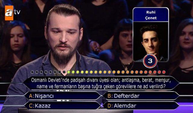 ATV ekranlarnda yaynlanan ve Murat Yldrm'n sunduu fenomen yarmas Kim Milyoner Olmak ster'de nl YouTuber Ruhi enet, telefon jokeri oldu.