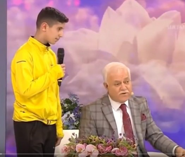 14 Mays 2019 Sal gn ise, Fransz Saray&#8217;nda verilen iftarda konu katlmclar arasnda yeniden irdelendi. Bilhassa katlmclardan yetkin hukuku Sayn Prof. Kezban Hatemi ile gr alverii olanamz oldu. Kendileri bu yaplann yanl olduunu ve durumu Sayn Nihat Hatipolu&#8217;nun dikkatlerine sunacaklarn sylediler. Sayn Kezban Hatemi ile grmelerinin akabinde, Sayn Nihat Hatipolu bugn tarafmzla temasa geip yaklamlarn paylatlar. Buna gre, sz konusu ocuk programa kendileri tarafndan arlmam, getirilmi. Annesinin haberi varm, ama Hristiyan dinini ve Ermenileri kk drmek deilmi Bu temas vesilesiyle biz de Sayn Nihat Hatipolu&#8217;nun nazarnda u ilke ve yaklamlar savunduk: