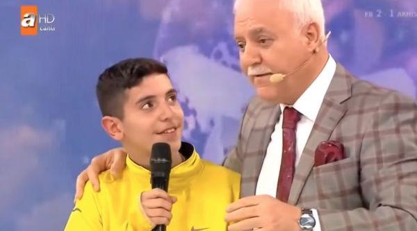 Prof. Dr. Nihat Hatipolu'nun 12 Mays'ta ATV'de yaynlanan programnda, 13 yandaki Arthur Kelime-i ahadet getirerek Mslman oldu. Ancak Arthur'un annesi, olaydan haberi olmadn aklayarak, Hatipolu'na tepki gsterdi.  Arthur'un Ermenistan'da yaayan annesi Alina Y. Ermenistan'da yayn yapan Lurer.com&#8217;a yapt aklamada unlar syledi.